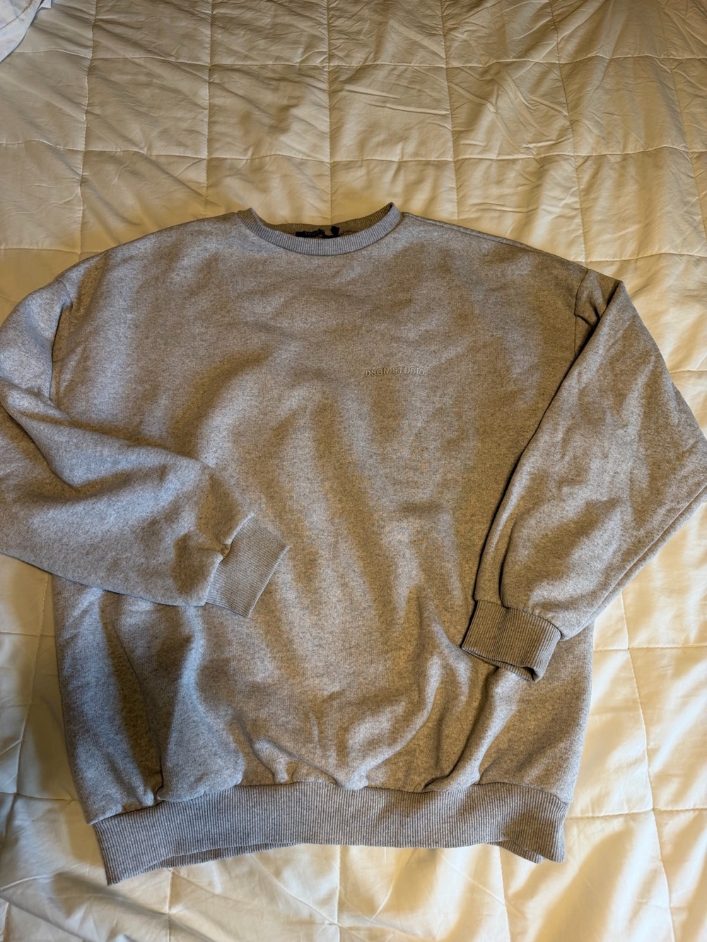 Boohoo Gray Crewneck Sweater